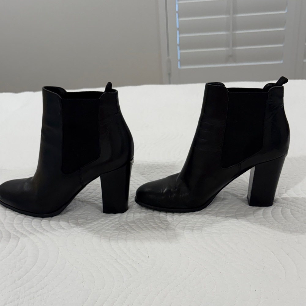 Michael Kors Chic Black Ankle Booties 8.5 - Picture 3 of 9